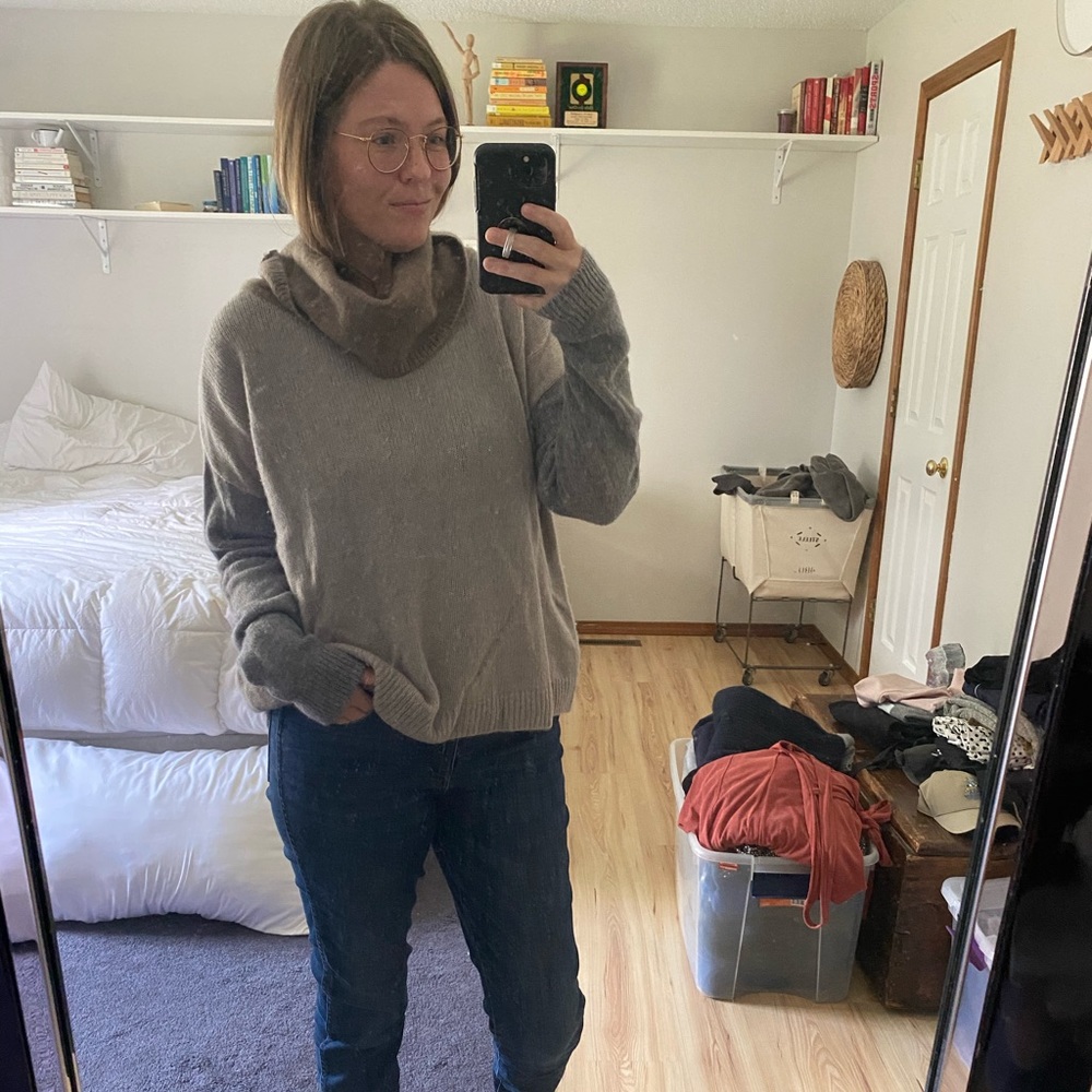 Saks fifth ave 100% cashmere oversized turtleneck